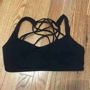 Lululemon Free to be wild bra size 8